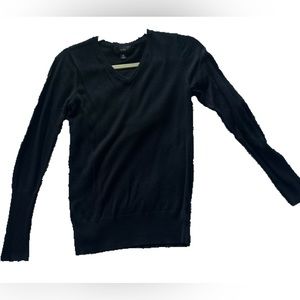 V Neck Pullover Sweater in Black Size S